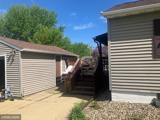 1921 3rd Avenue NE, Austin, MN 55912