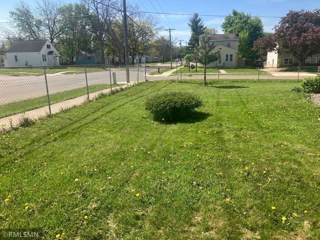 1921 3rd Avenue NE, Austin, MN 55912