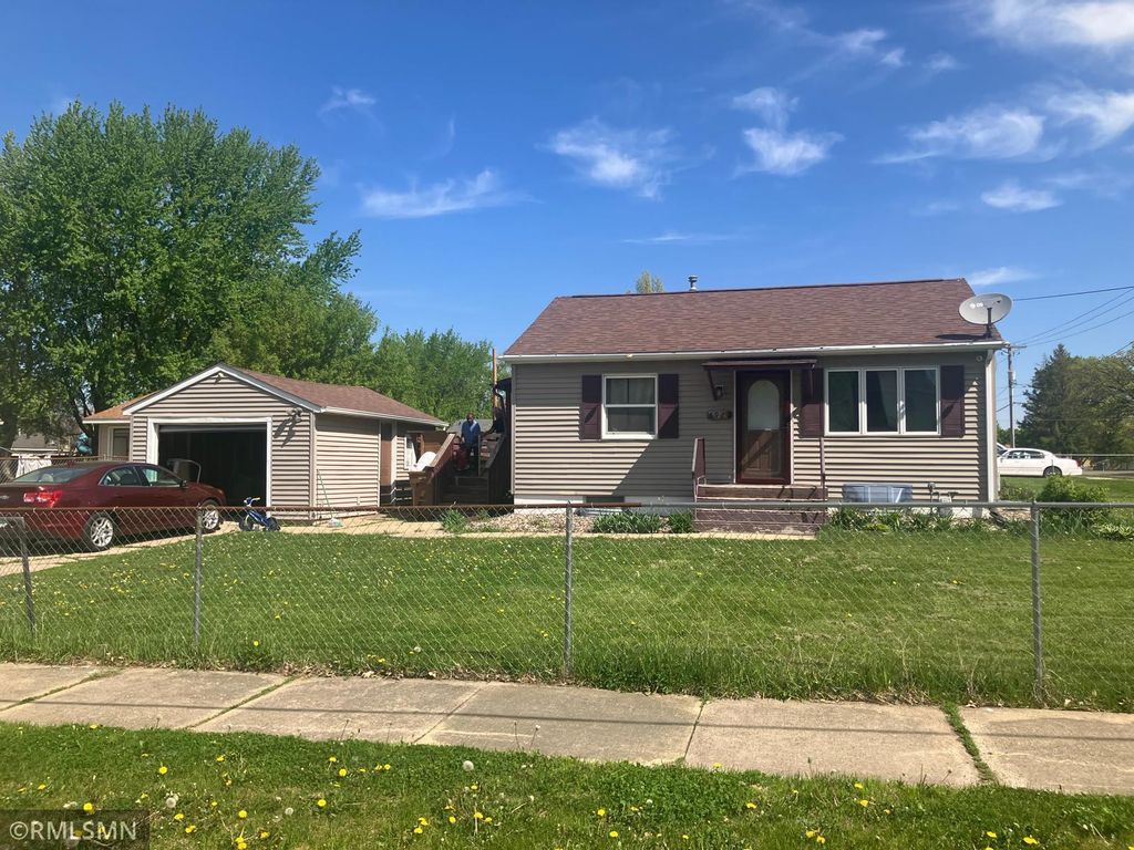 1921 3rd Avenue NE, Austin, MN 55912