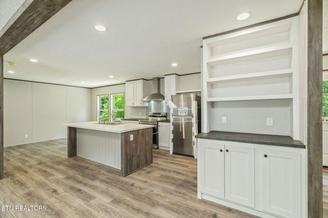 115 Ford Ave, Harriman, TN 37748
