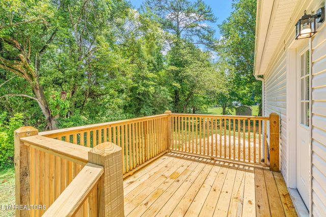 115 Ford Ave, Harriman, TN 37748