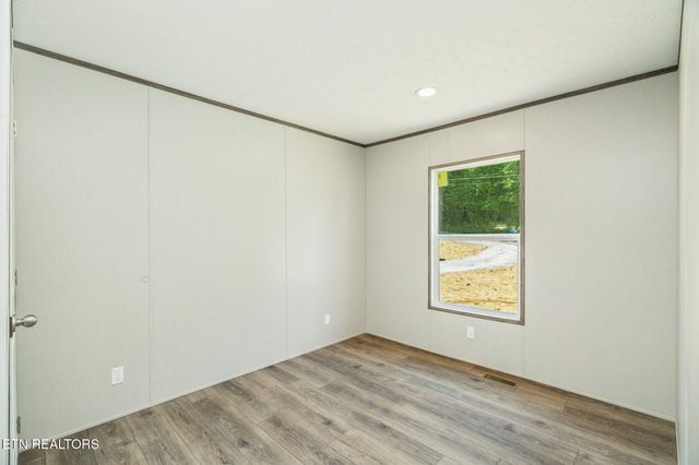 115 Ford Ave, Harriman, TN 37748