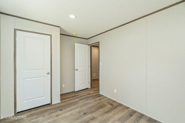 115 Ford Ave, Harriman, TN 37748