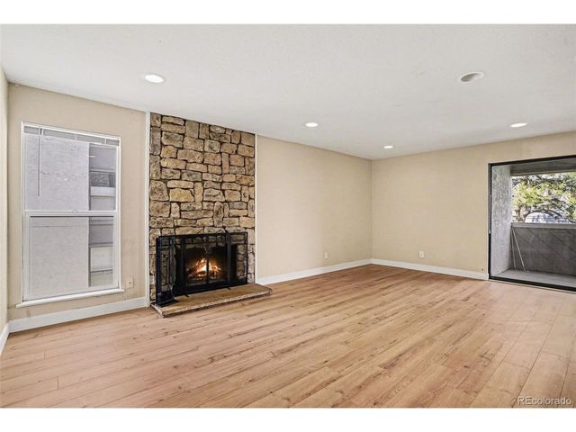 9867 E Peakview Ave E06, Englewood, CO 80111