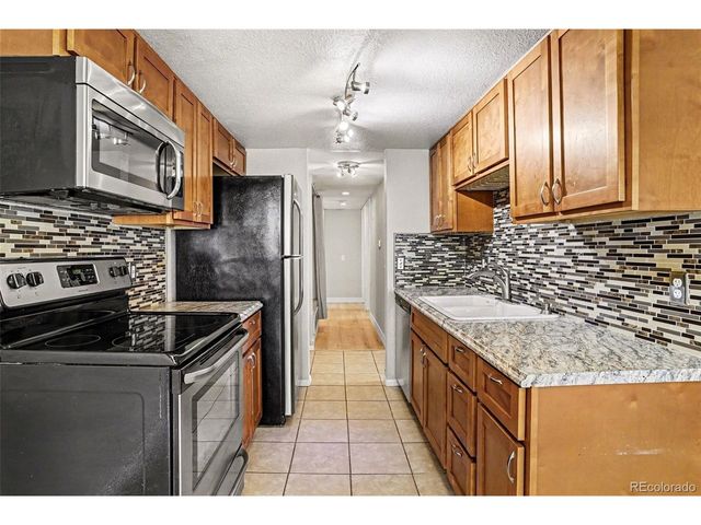 9867 E Peakview Ave E06, Englewood, CO 80111