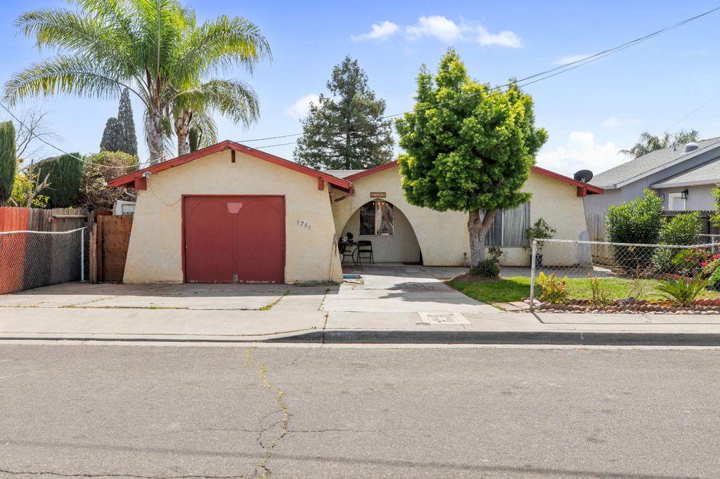 3706 Arizona Ave, Riverbank, CA 95367