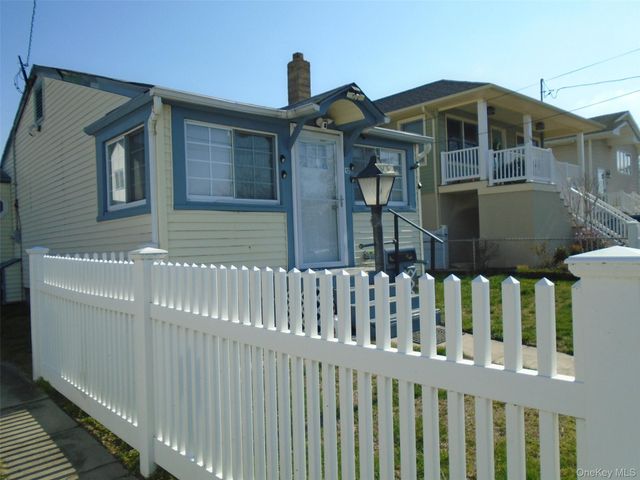 12 North Boulevard, East Rockaway, NY 11518