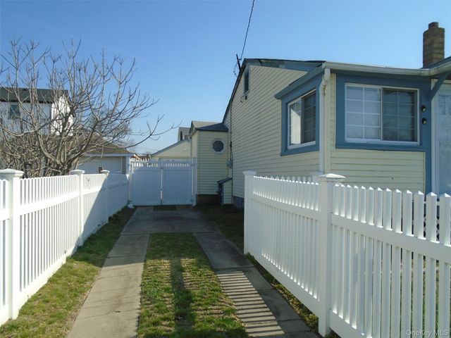 12 North Boulevard, East Rockaway, NY 11518