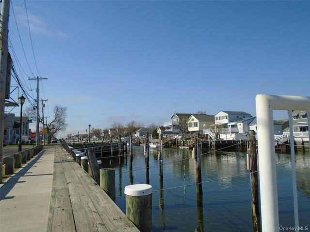 12 North Boulevard, East Rockaway, NY 11518