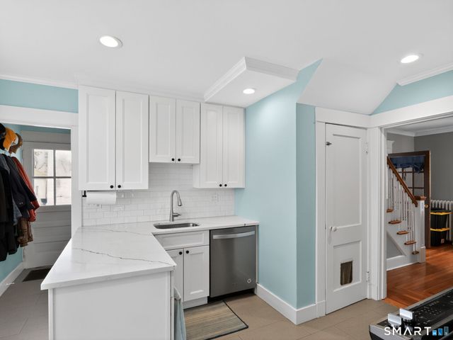 44 Lake Street, Hamden, CT 06517