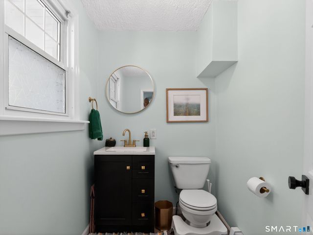 44 Lake Street, Hamden, CT 06517