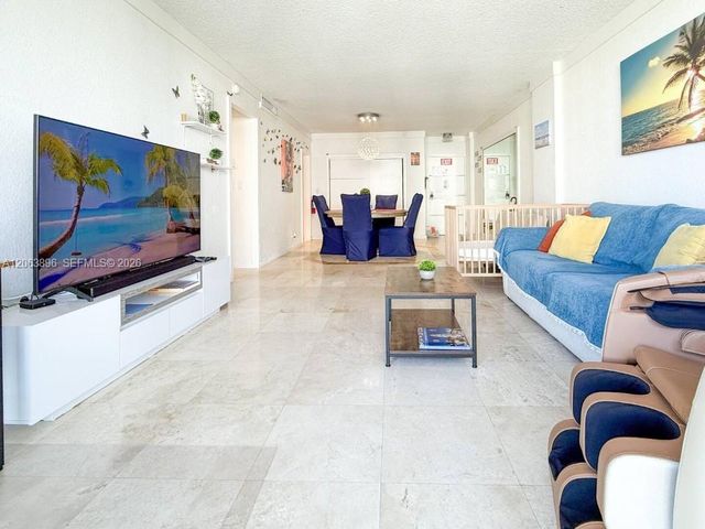 3901 S Ocean Drive 9B, Hollywood, FL 33019