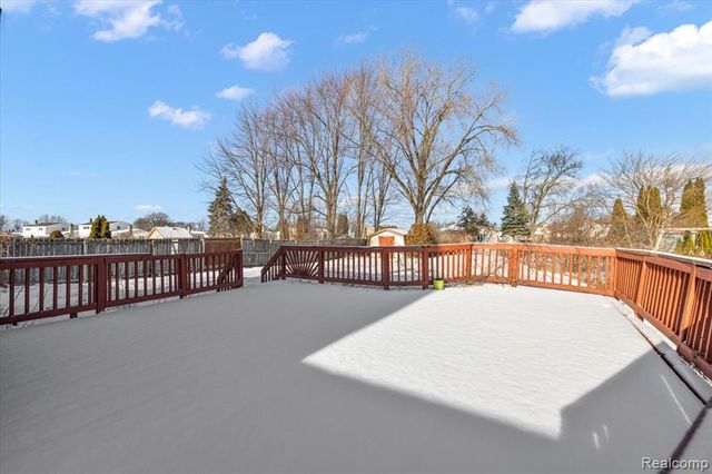 5061 Temple Drive, Sterling Heights, MI 48310