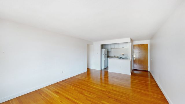 189 W. Wyoming Ave. 31, Melrose, MA 02176
