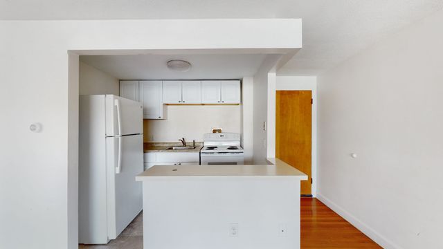 189 W. Wyoming Ave. 31, Melrose, MA 02176