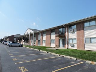 703 E Fullerton Avenue 1-110, Glendale Heights, IL 60139