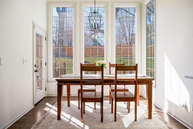 8352 Oakview Circle, Lenexa, KS 66215