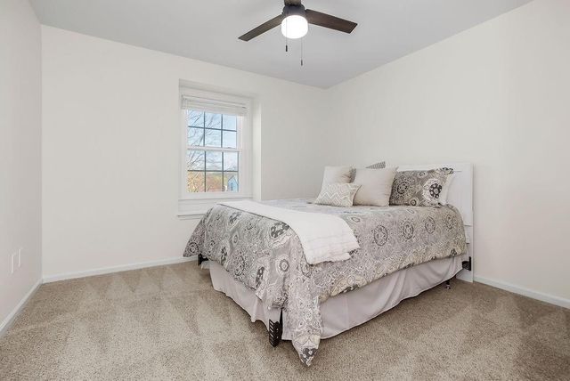 8352 Oakview Circle, Lenexa, KS 66215