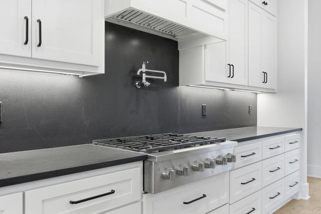 311 Devoe Bend Drive, Maumelle, AR 72113