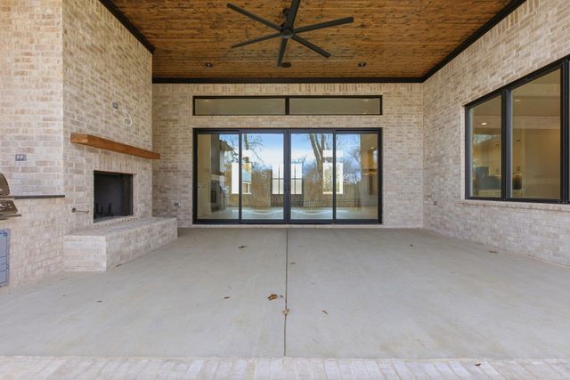 311 Devoe Bend Drive, Maumelle, AR 72113