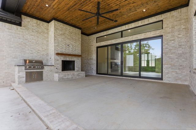 311 Devoe Bend Drive, Maumelle, AR 72113