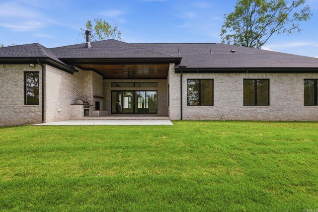 311 Devoe Bend Drive, Maumelle, AR 72113