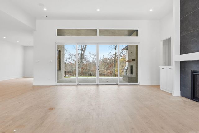 311 Devoe Bend Drive, Maumelle, AR 72113