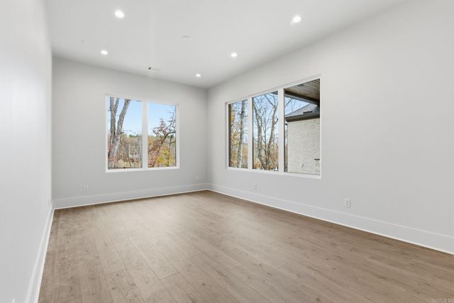 311 Devoe Bend Drive, Maumelle, AR 72113