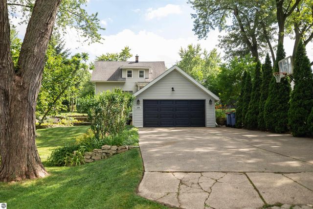 1803 NW Leonard Street, Grand Rapids, MI 49504