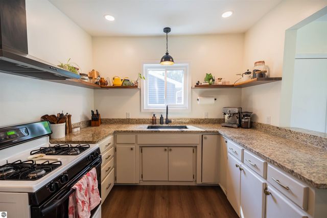 1803 NW Leonard Street, Grand Rapids, MI 49504