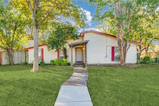 2200 Briarwood Drive, Plano, TX 75074
