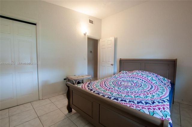 4140 SW 36th St, West Park, FL 33023