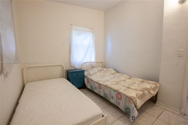 4140 SW 36th St, West Park, FL 33023