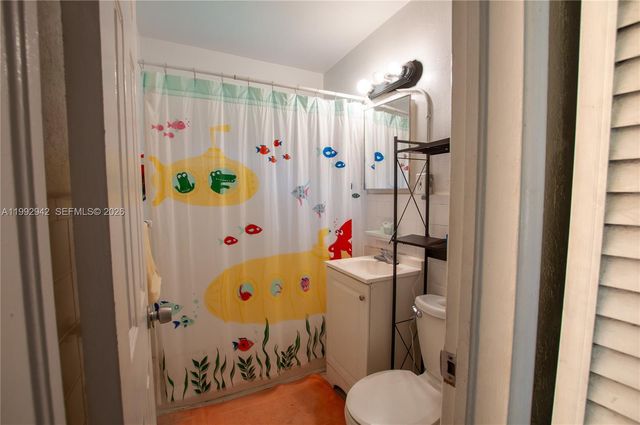 4140 SW 36th St, West Park, FL 33023