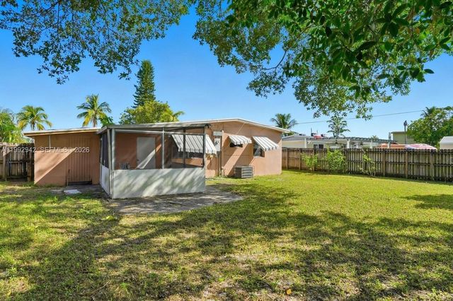 4140 SW 36th St, West Park, FL 33023