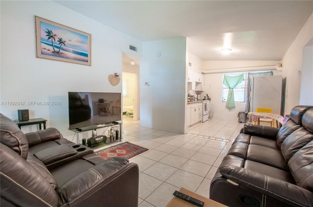 4140 SW 36th St, West Park, FL 33023