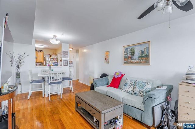 318 54th 4G, West New York, NJ 07093