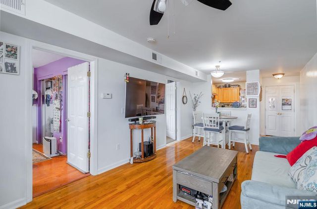 318 54th 4G, West New York, NJ 07093