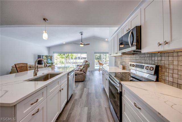 121 SE 17th ST, Cape Coral, FL 33990