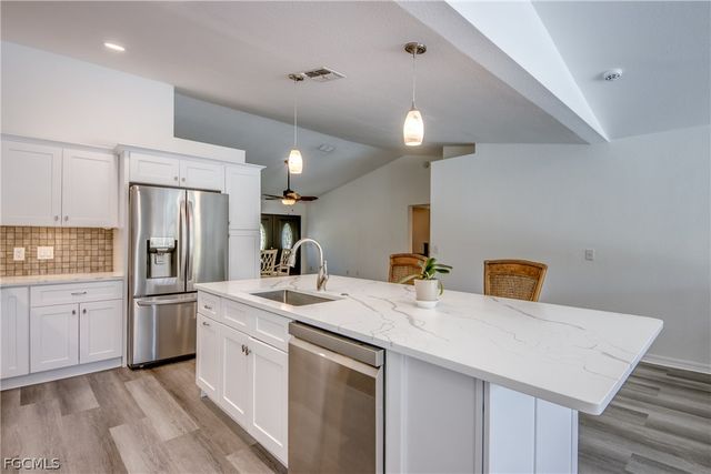 121 SE 17th ST, Cape Coral, FL 33990