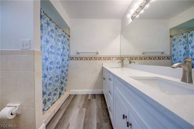 121 SE 17th ST, Cape Coral, FL 33990