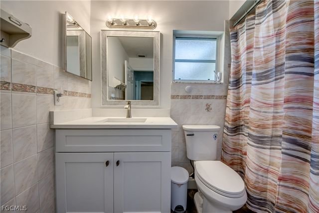 121 SE 17th ST, Cape Coral, FL 33990