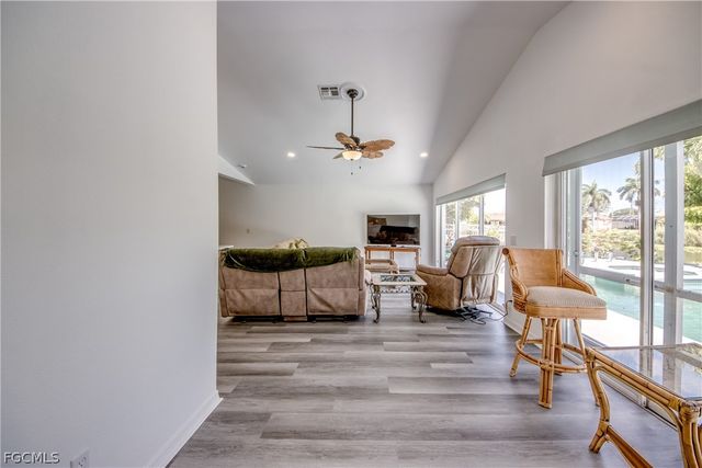 121 SE 17th ST, Cape Coral, FL 33990