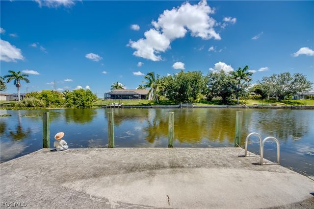 121 SE 17th ST, Cape Coral, FL 33990