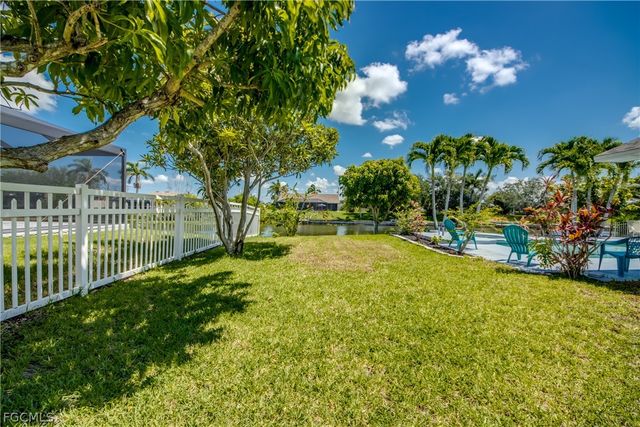121 SE 17th ST, Cape Coral, FL 33990