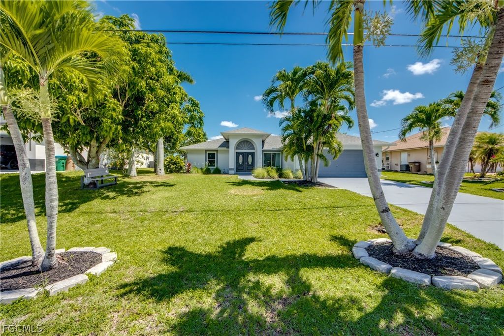 121 SE 17th ST, Cape Coral, FL 33990