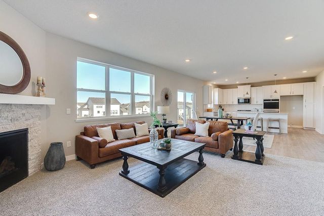 1698 Oak Creek Pass, Chaska, MN 55318