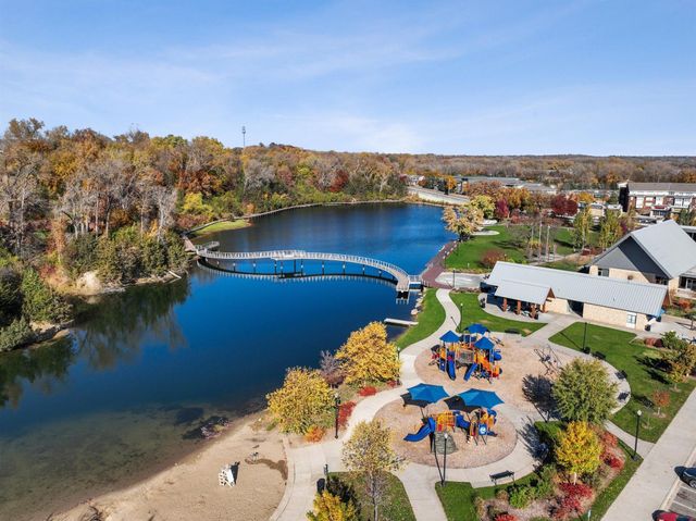 1698 Oak Creek Pass, Chaska, MN 55318