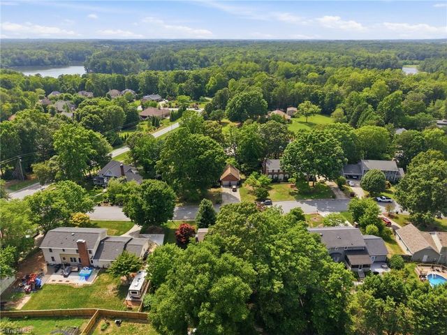 106 Stafford Oak Road, Jamestown, NC 27282