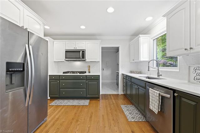 106 Stafford Oak Road, Jamestown, NC 27282